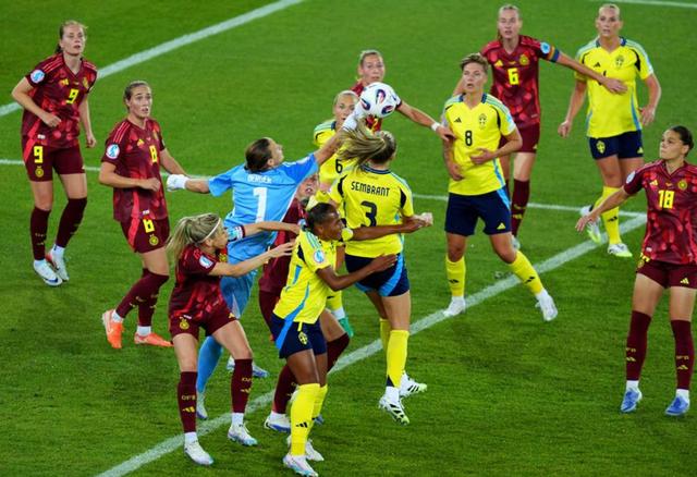 瑞典女足逆转加拿大队,成功晋级 瑞典女足逆转加拿大队,成功晋级