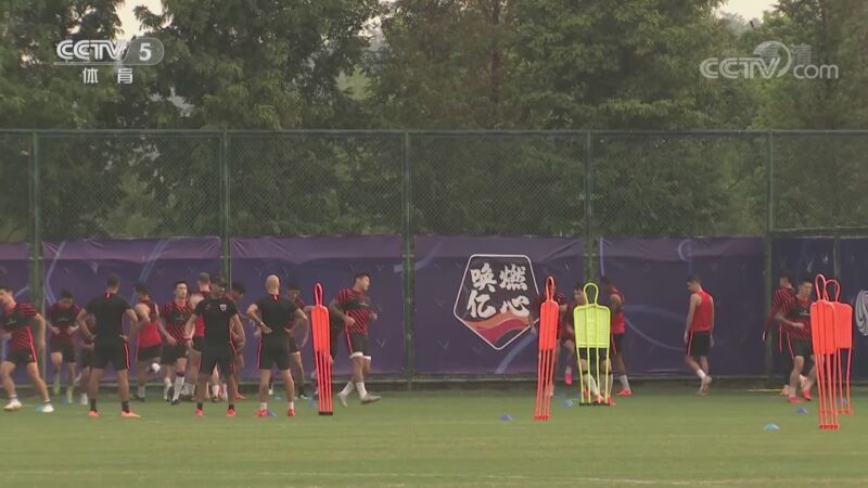 上港客场抢得三分,向榜首挑战的简单介绍 上港客场抢得三分,向榜首挑战的简单介绍