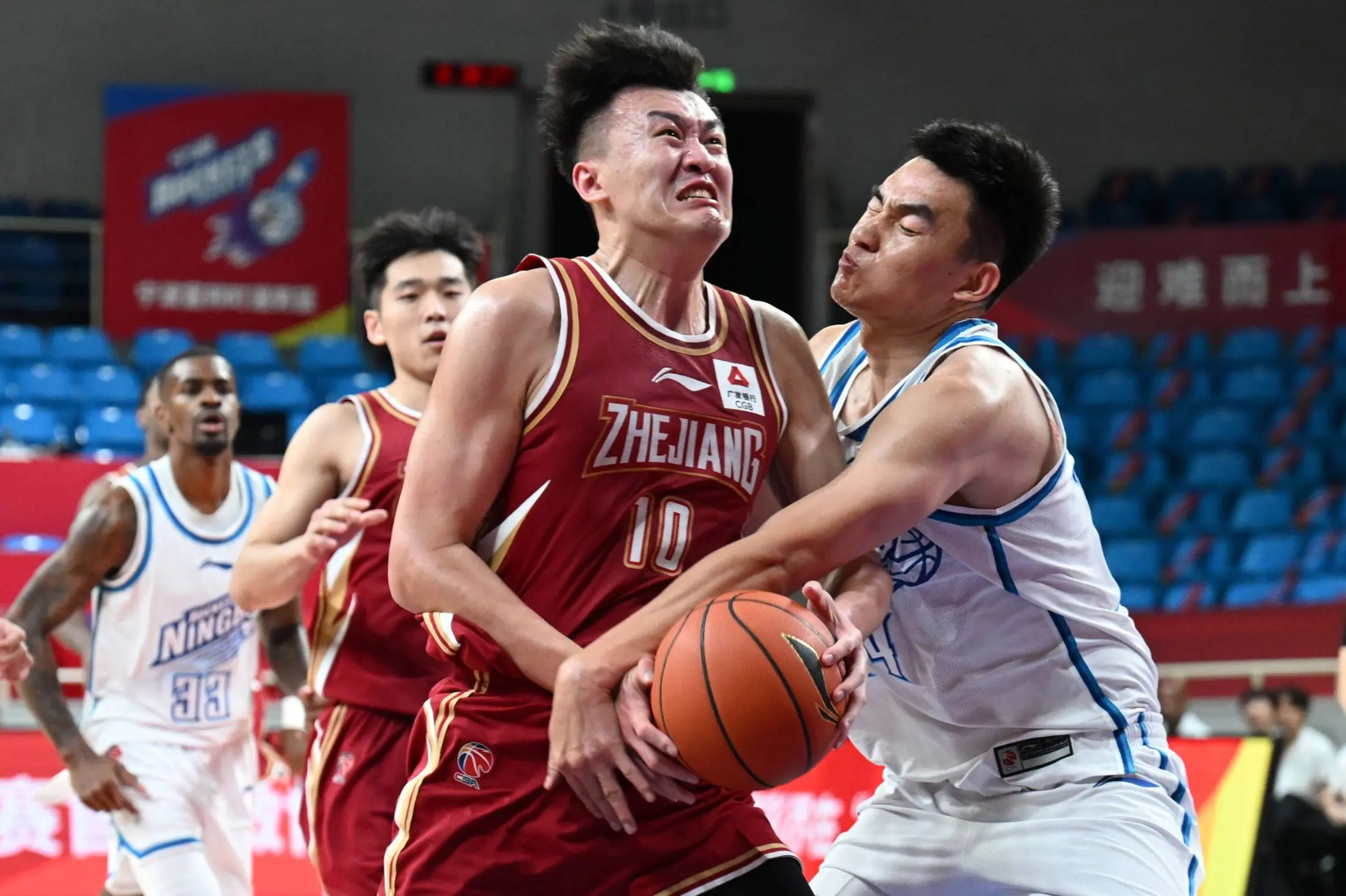 开云下载-包含赛季关键战役，球队士气高涨备战的词条