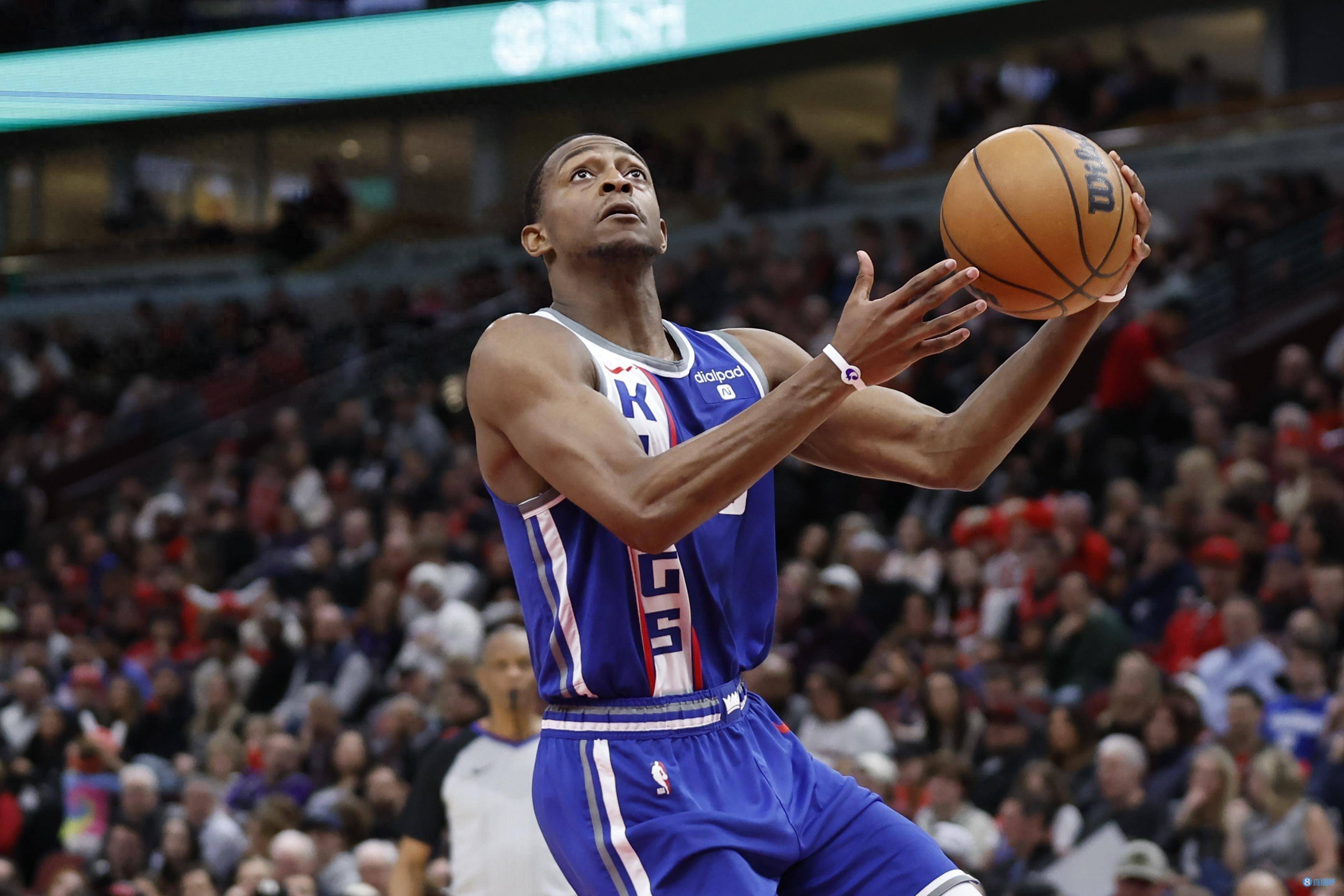 老鹰客场取胜马刺,战胜对手 老鹰客场取胜马刺,战胜对手