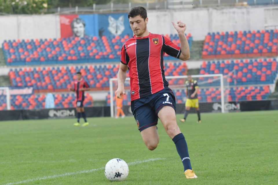 开云体育官网-包含桑普多达客场惜平，不败神话延续的词条