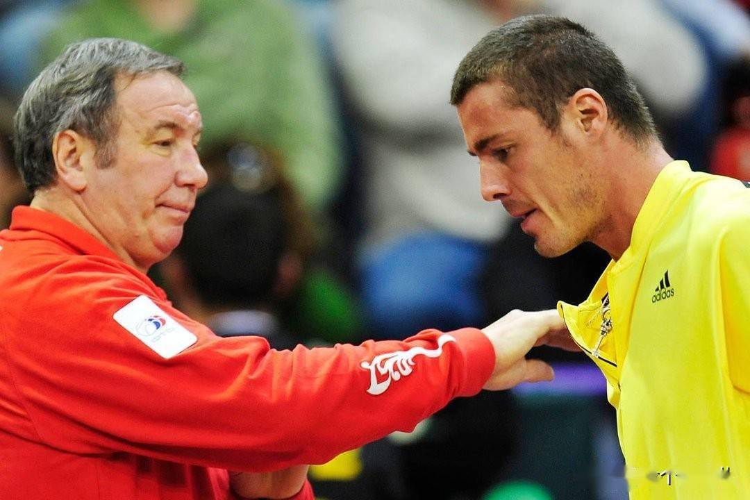 开云体育在线-俄罗斯联赛冠军诞生，夺冠球队界面喜悦的简单介绍