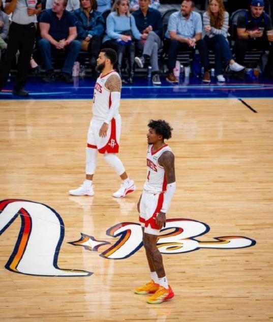 开云体育登录-包含猛龙外线火力全开，对手难以应对三分的词条