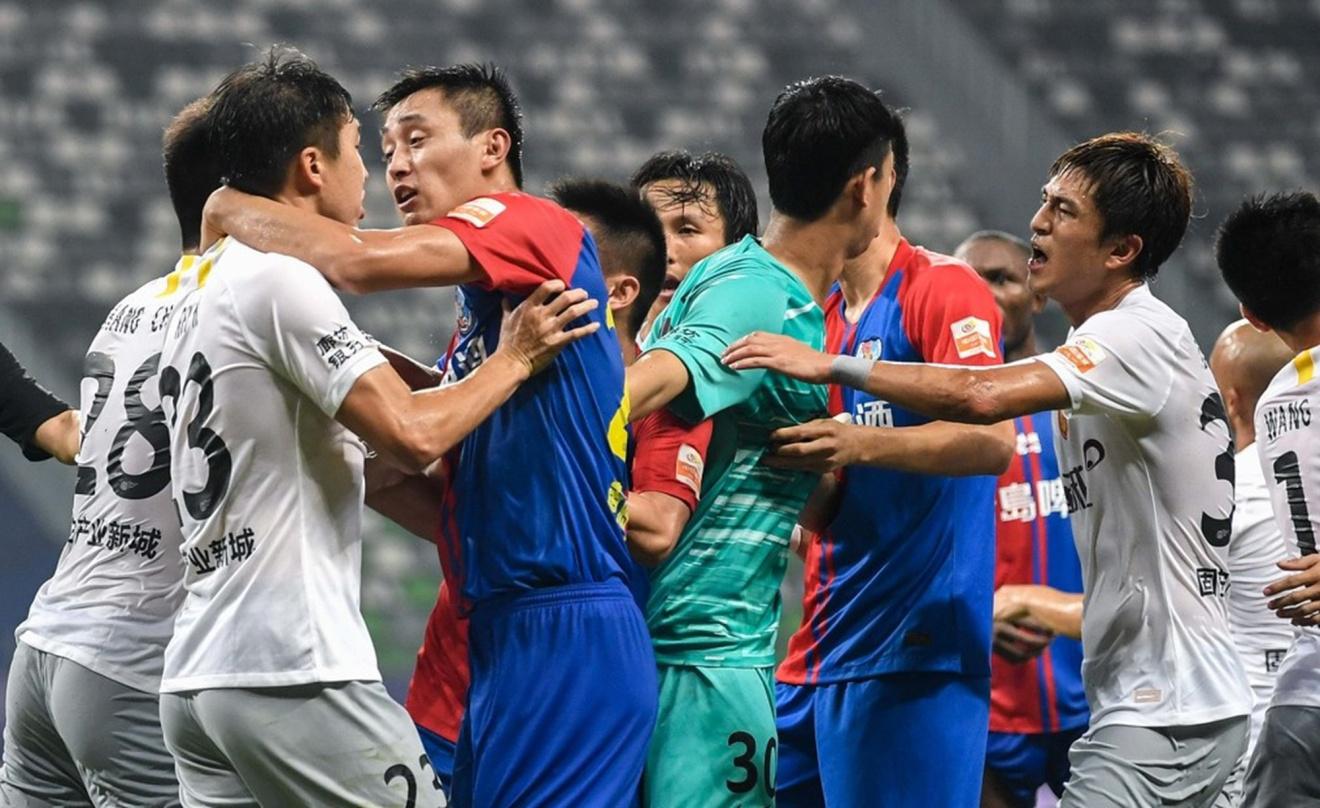 恒大主场胜鲁能,稳守积分榜榜首位置 恒大主场胜鲁能,稳守积分榜榜首位置