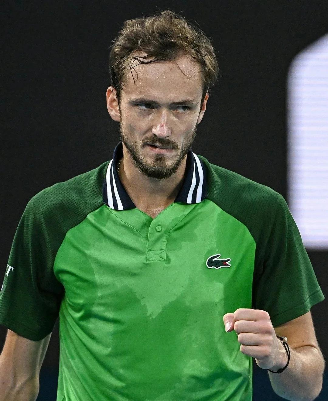 开云体育下载-包含澳大利亚网球队鏖战英国网球队，梅德韦杰夫爆发神勇的词条