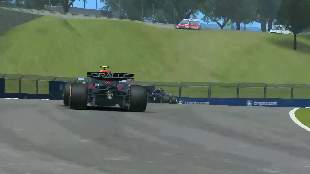 包含梅赛德斯翻盘红牛二队，皮亚斯特里刷新纪录的词条