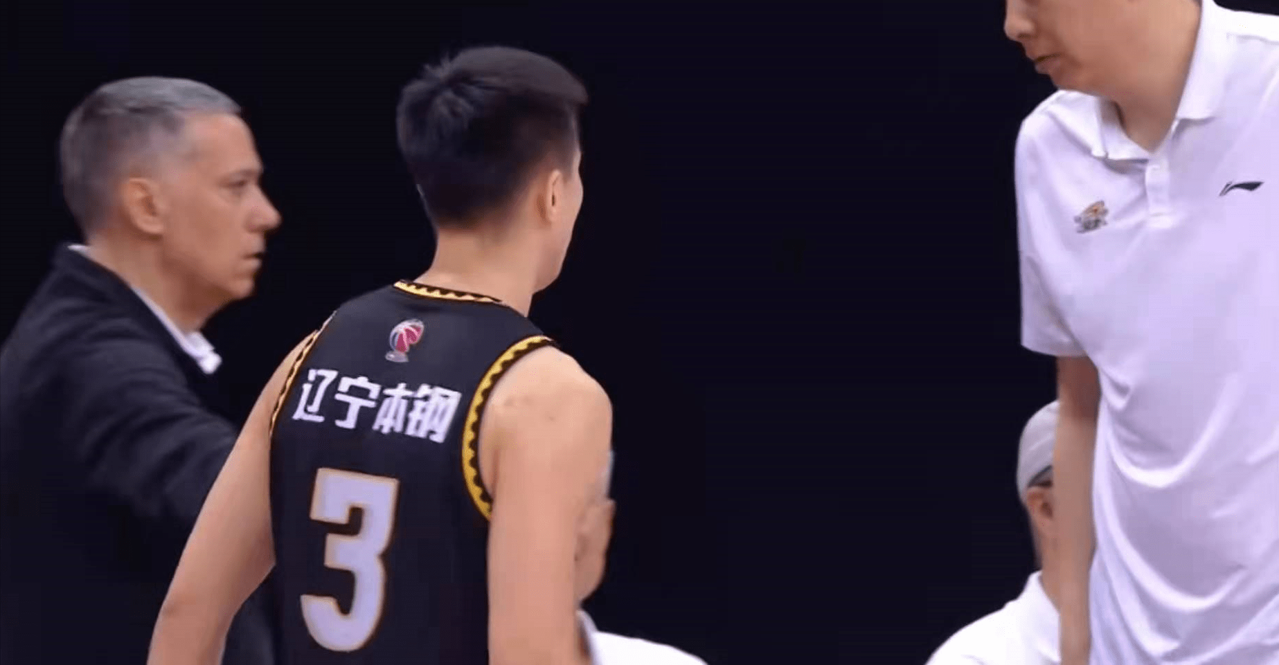 开云体育-关于上海队鏖战灰熊，赵继伟带队取胜的信息