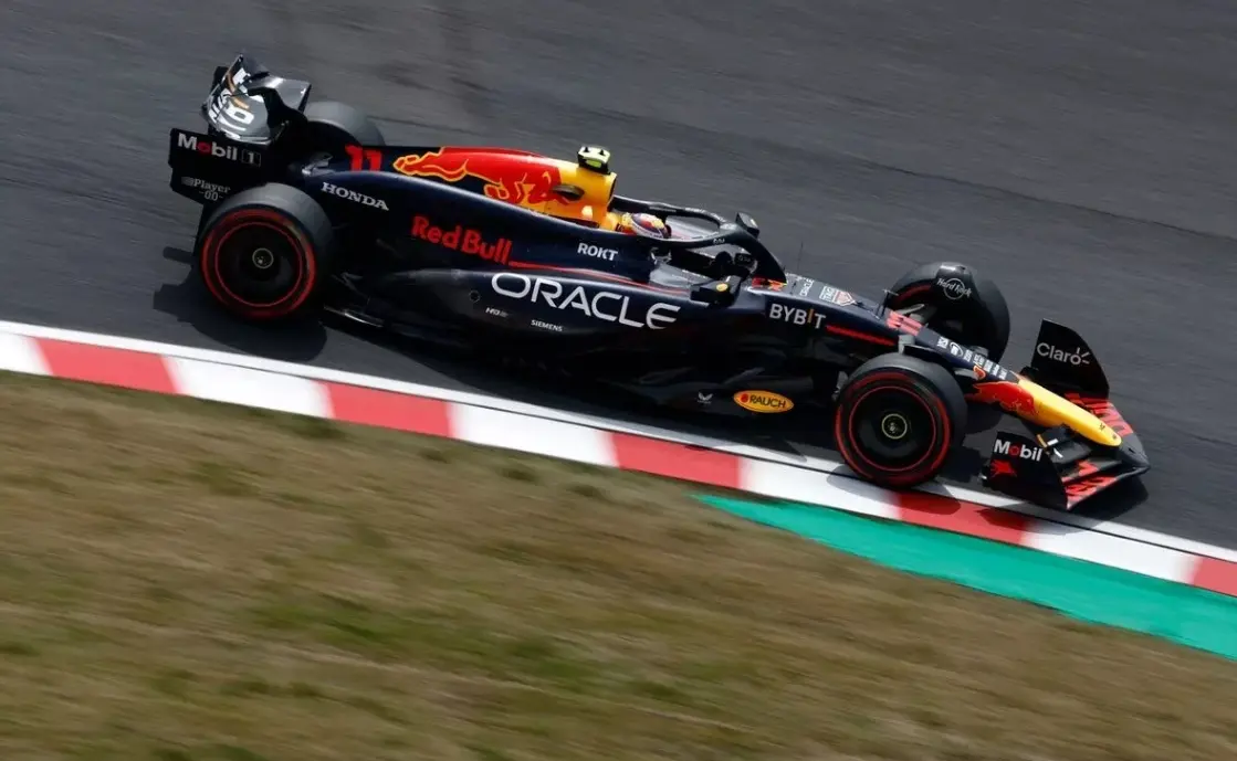 雷诺车队翻盘红牛二队，维斯塔潘惊艳四座